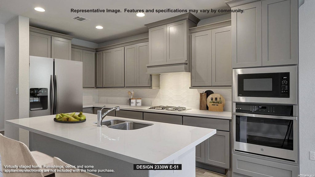 Photo of 913 Woodland Lakes, New Braunfels, TX 78130 (MLS # 1968932)