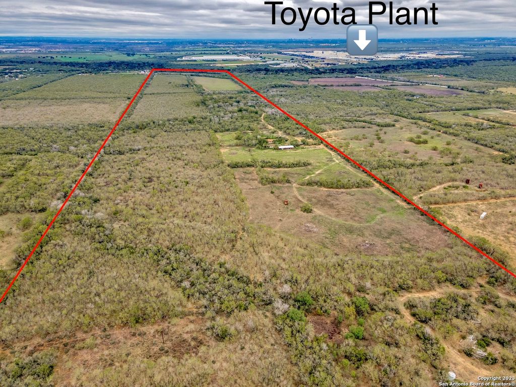 Photo of 2660 W JETT RD, San Antonio, TX 78264 (MLS # 1853898)