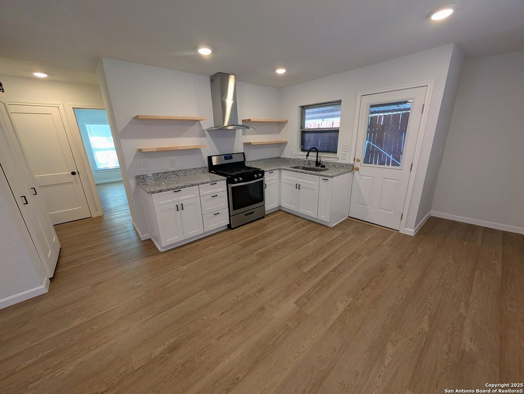 Photo of 26 Vickers, San Antonio, TX 78211 (MLS # 1916047)