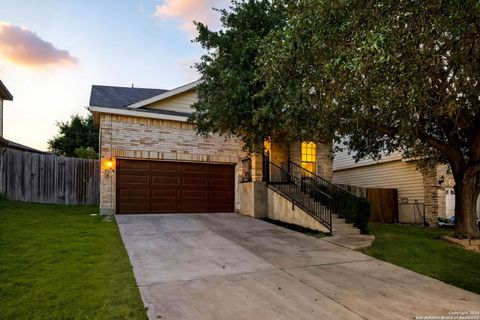 10611 Apple Springs Universal City TX 78148