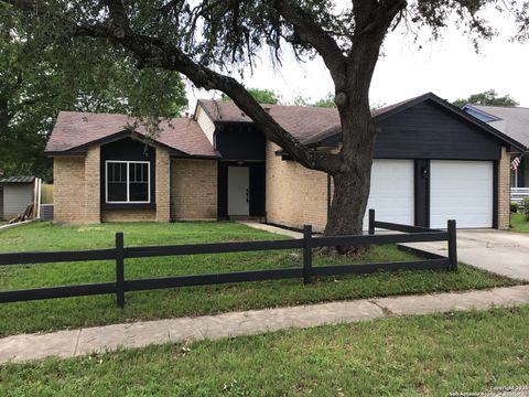 11009 Forest Crown Live Oak TX 78233