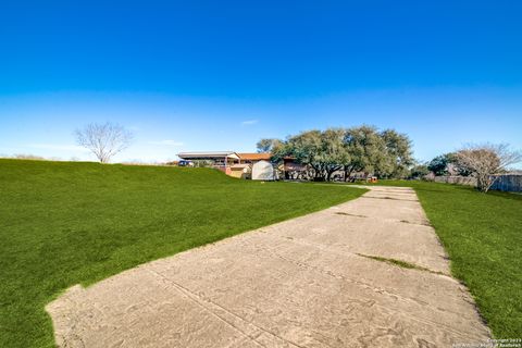 A home in Floresville