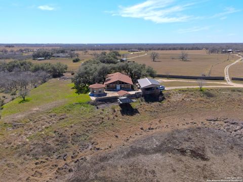 A home in Floresville