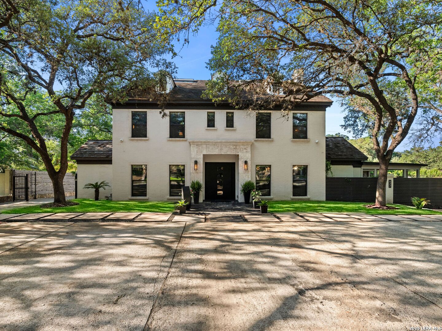 627 E Olmos Drive