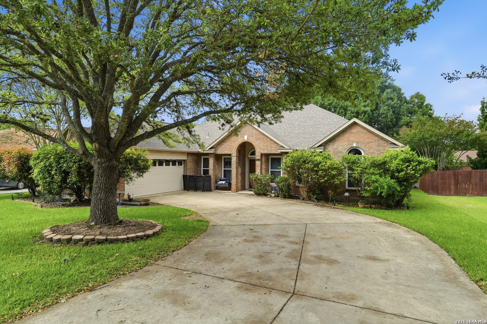 4301 Golden Oak