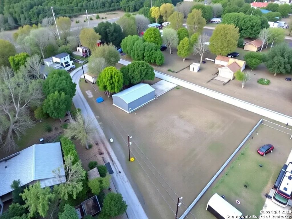 Photo of 530 Robin Nest, Canyon Lake, TX 78133 (MLS # 1926166)