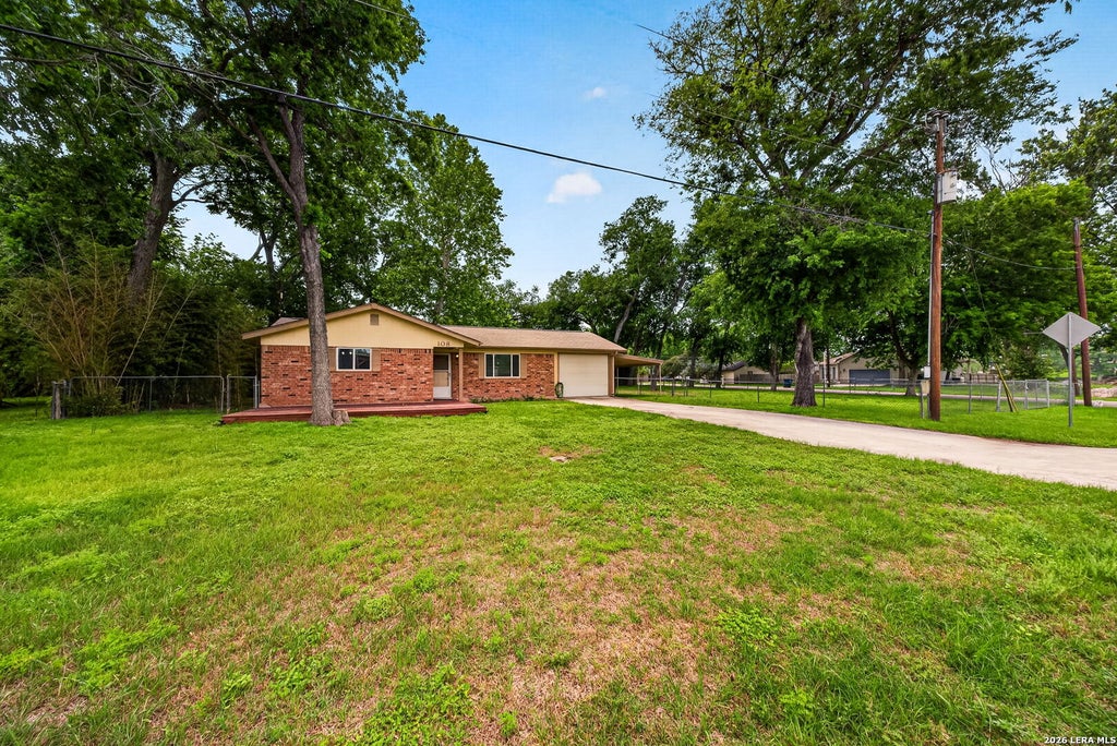 Photo of 108 Woods End, New Braunfels, TX 78130 (MLS # 1965181)