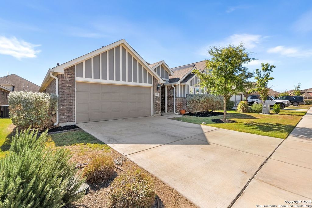 Photo of 122 Dovetail St, Boerne, TX 78006 (MLS # 1925404)