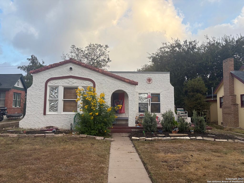 Photo of 237 Donaldson Ave, San Antonio, TX 78201 (MLS # 1918333)