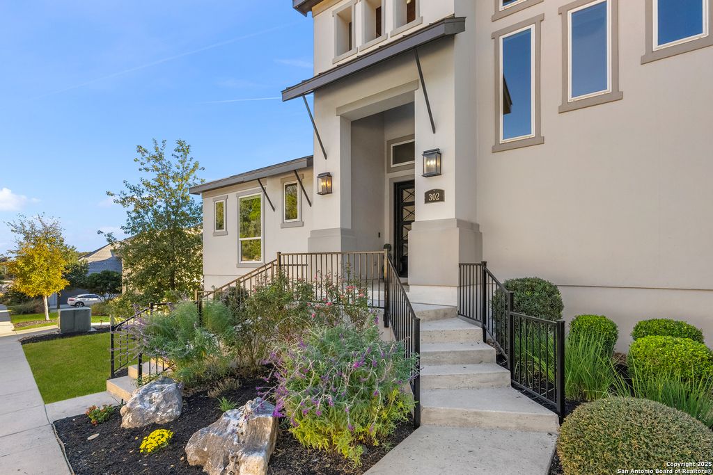 Photo of 302 Majestic Bluff, San Antonio, TX 78258 (MLS # 1909343)