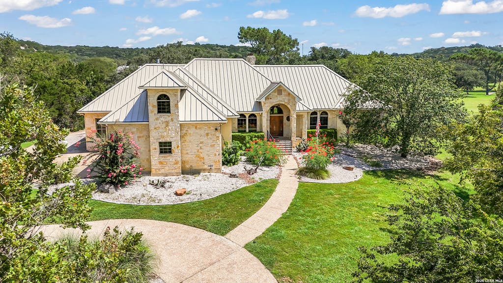 Photo of 111 White Tail Dr, Boerne, TX 78006 (MLS # 2005690)