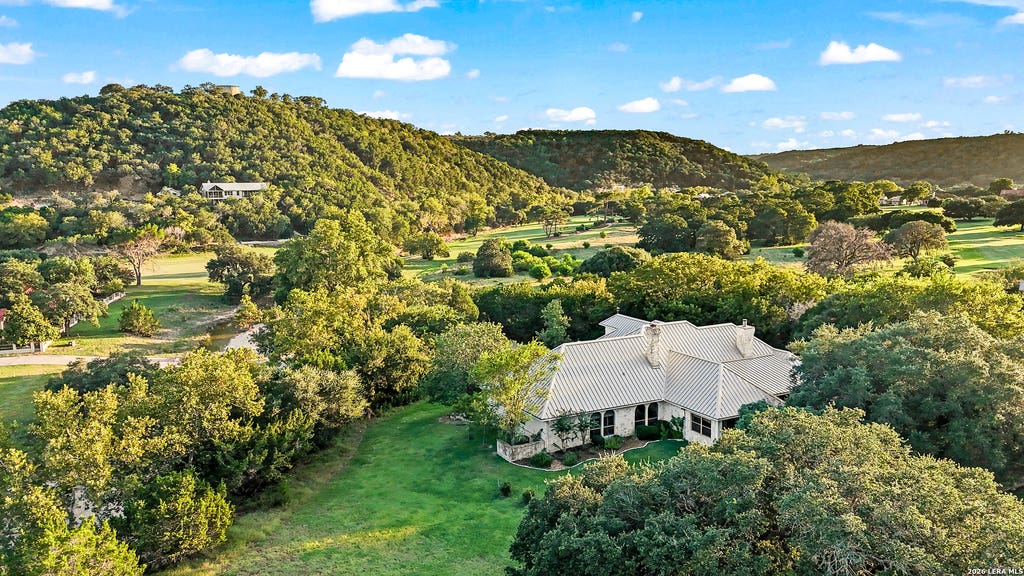 Photo of 111 White Tail Dr, Boerne, TX 78006 (MLS # 2005690)
