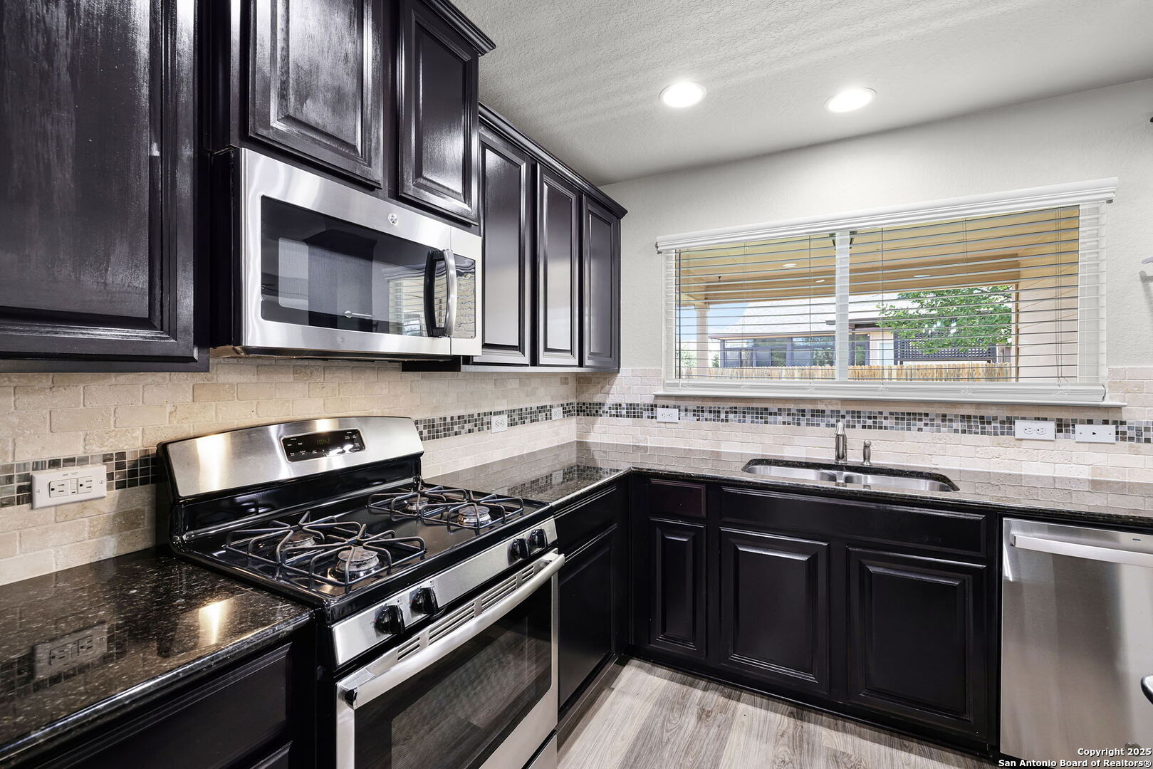 322 Creekview