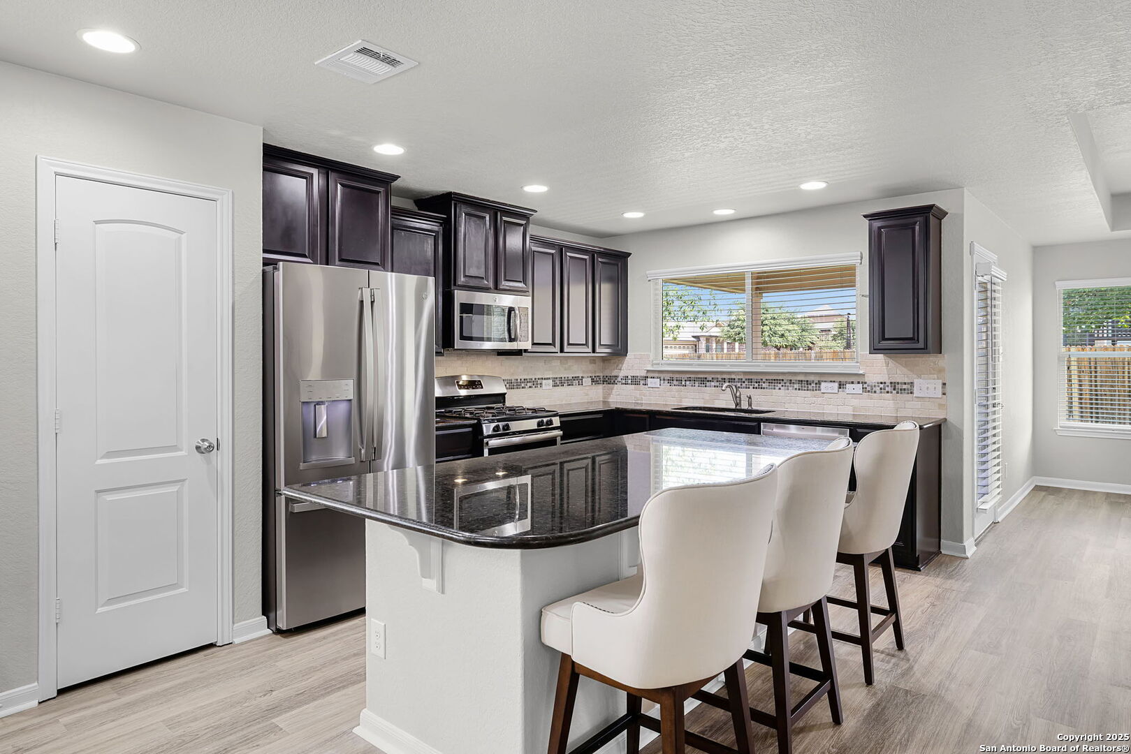 322 Creekview