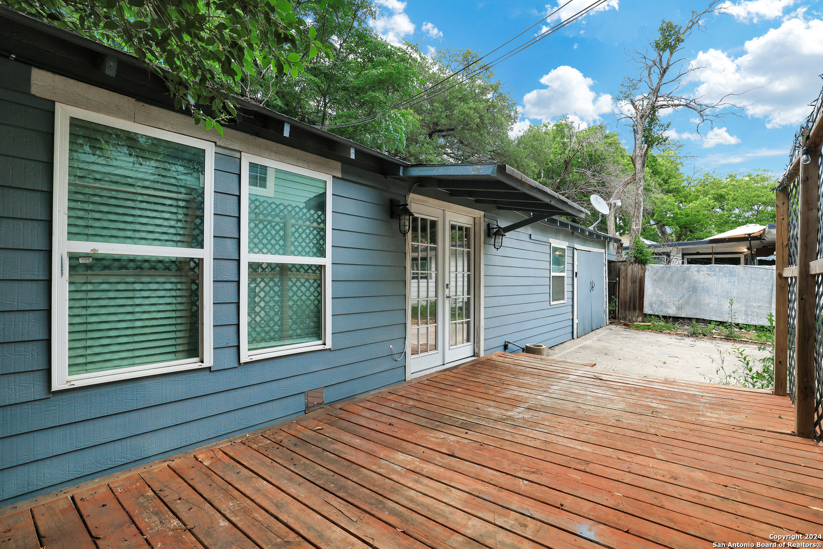 527 FULTON AVE 3