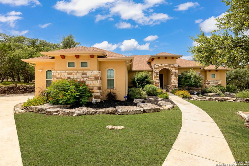 Photo of 464 Upland Ct., Canyon Lake, TX 78133 (MLS # 1876377)