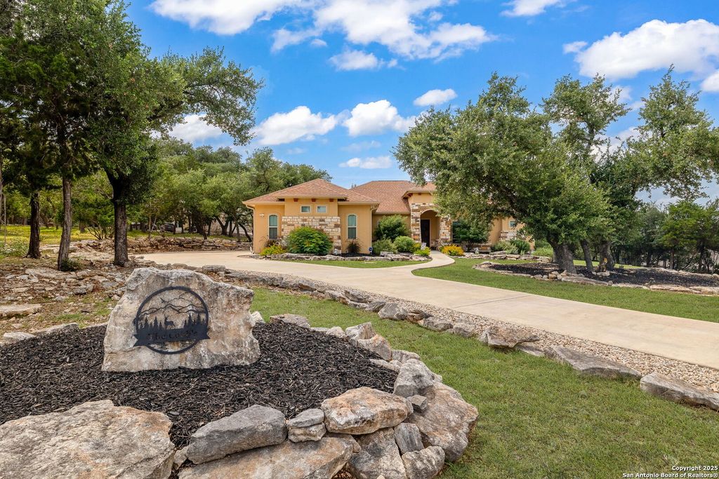 Photo of 464 Upland Ct., Canyon Lake, TX 78133 (MLS # 1876377)