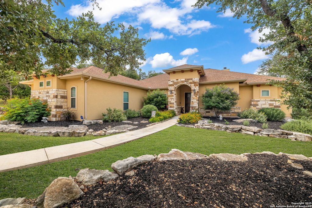 Photo of 464 Upland Ct., Canyon Lake, TX 78133 (MLS # 1876377)