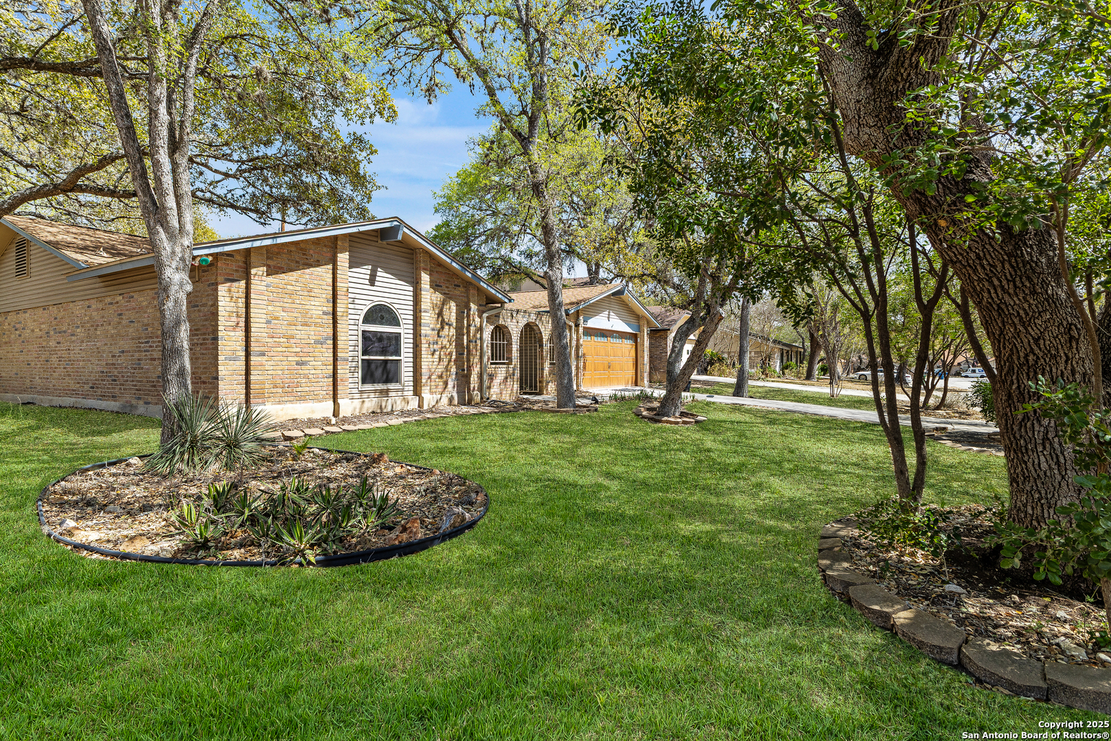 6127 Calderwood