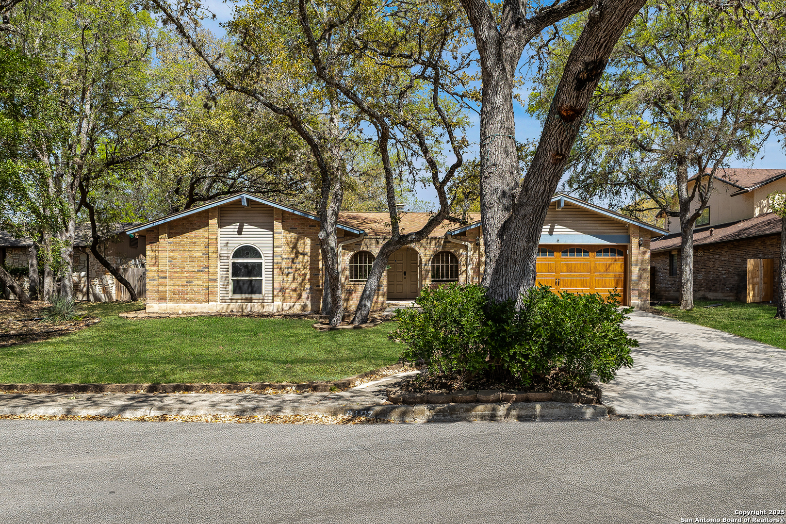 6127 Calderwood