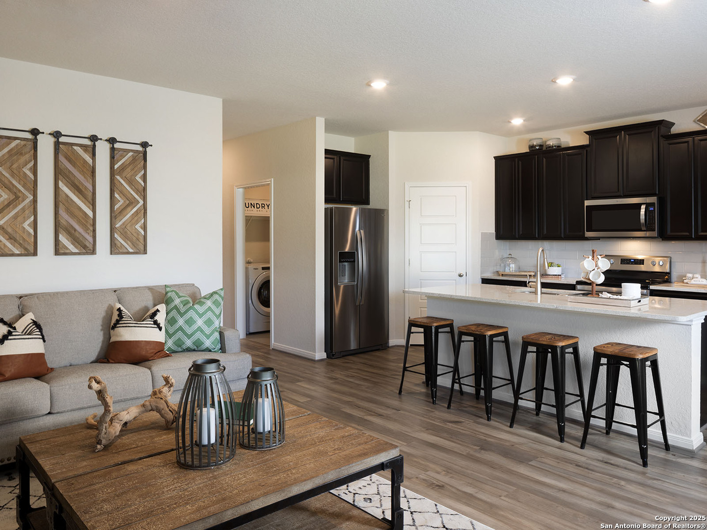 204 Dakota Ridge