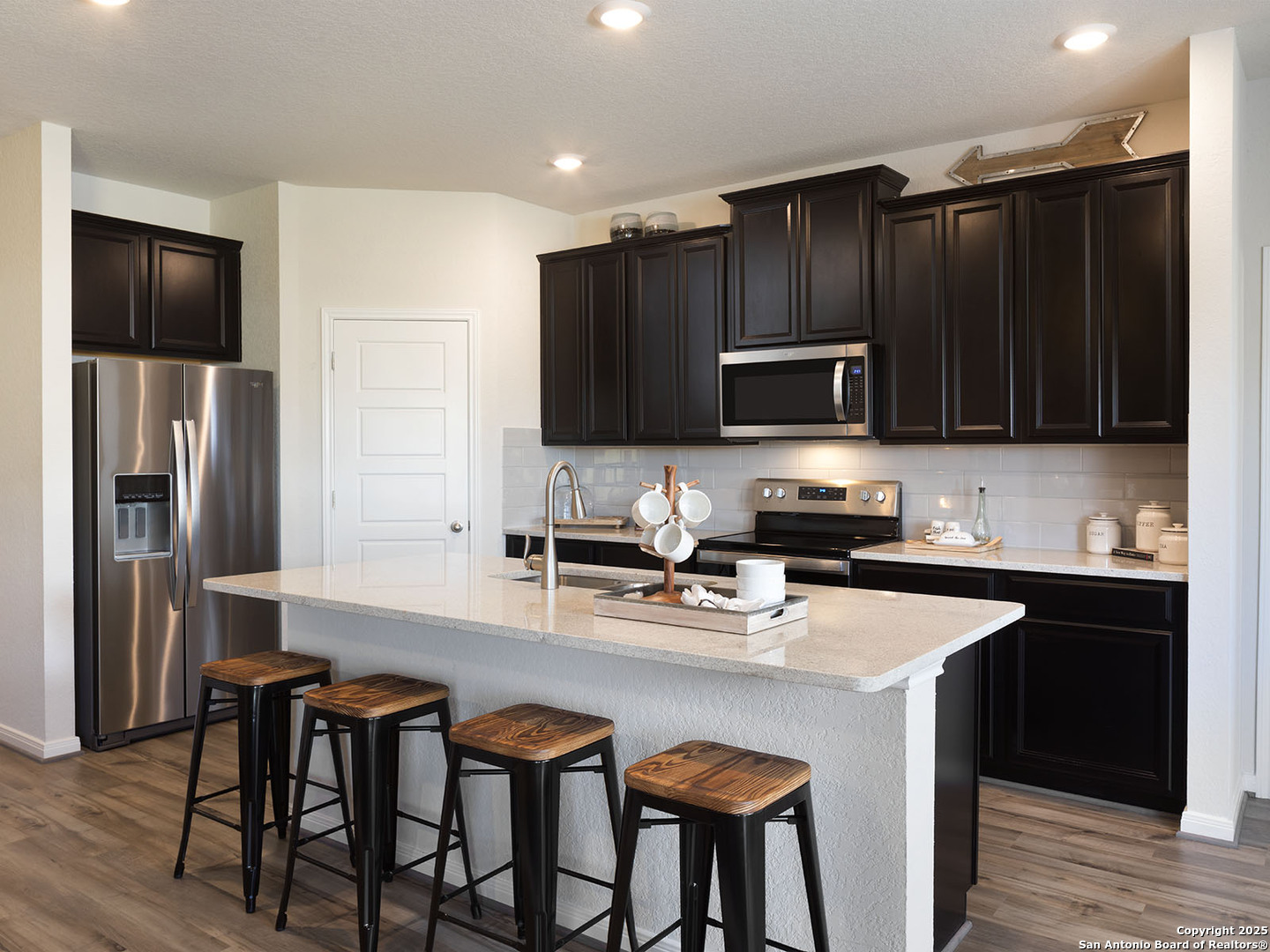 204 Dakota Ridge