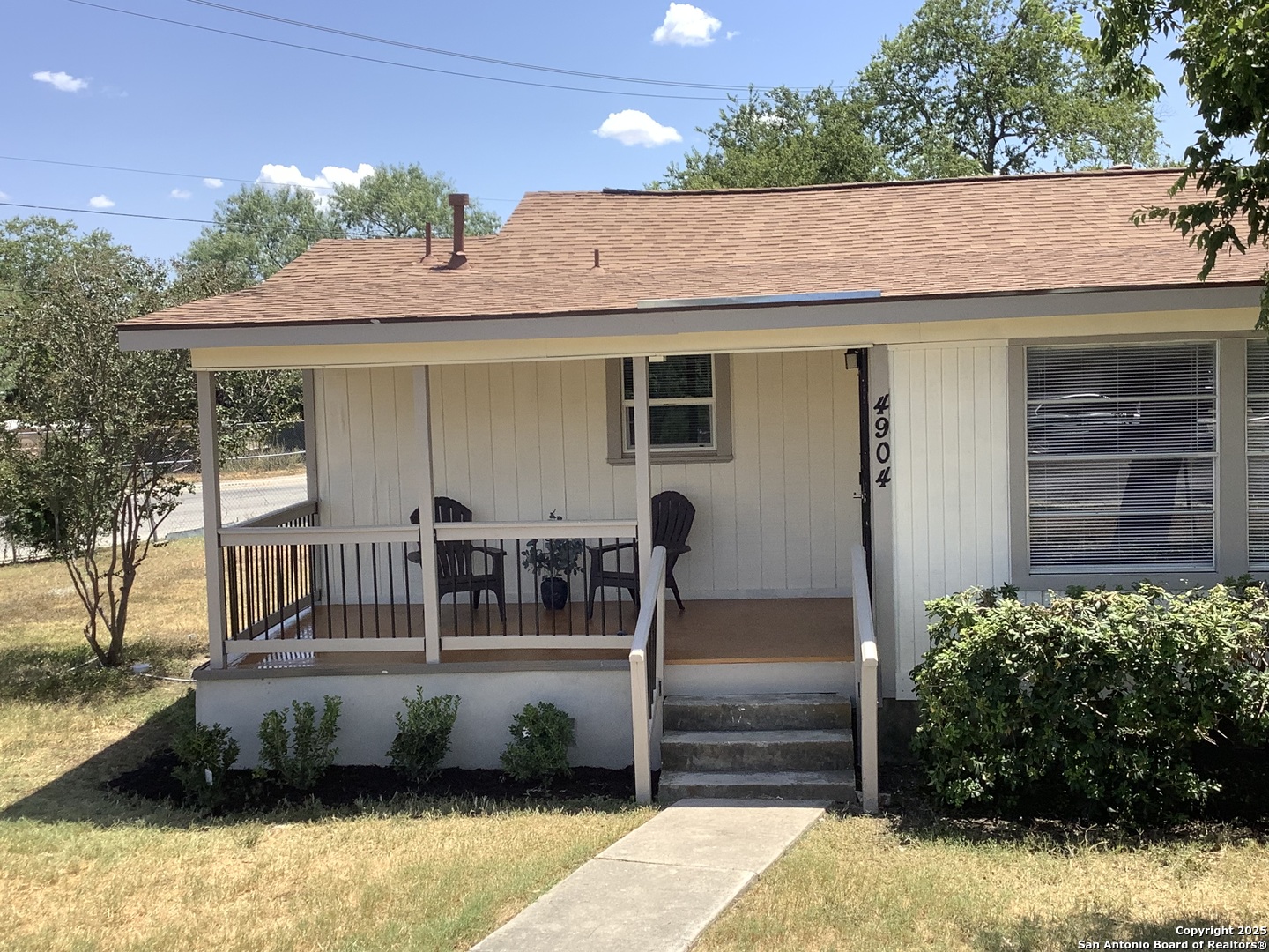 4904 Pettus