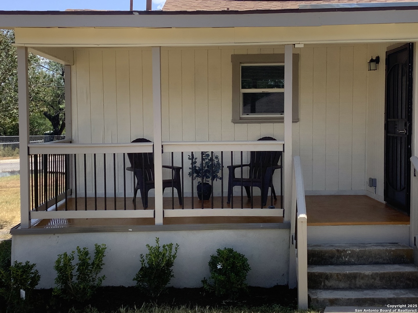 4904 Pettus