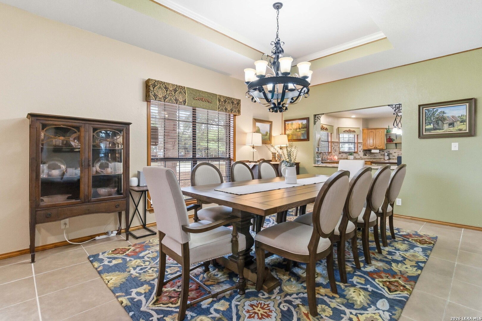 233 TWIN OAKS DR