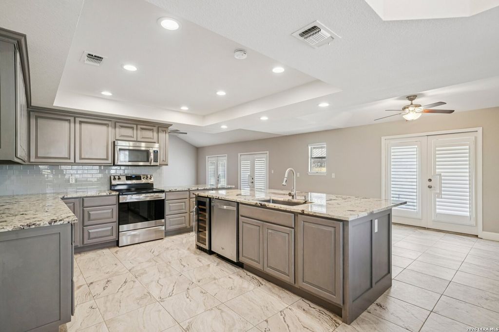 Photo of 29735 SADDLEBACK CIR, Boerne, TX 78015 (MLS # 1958947)