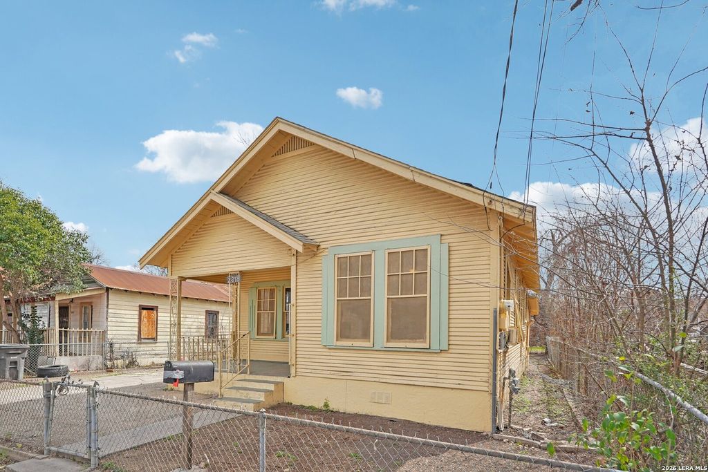 Photo of 2918 W Martin, San Antonio, TX 78207 (MLS # 1947092)