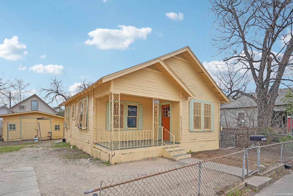 Photo of 2918 W Martin, San Antonio, TX 78207 (MLS # 1947092)