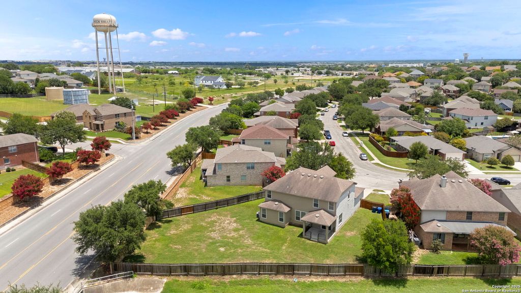 Photo of 213 Springtree Parkway, Cibolo, TX 78108 (MLS # 1881216)