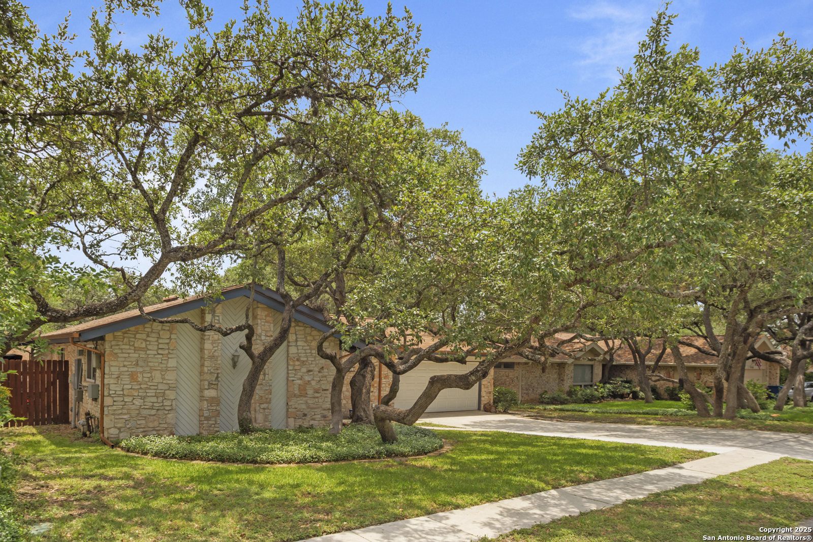 4514 Black Walnut Woods