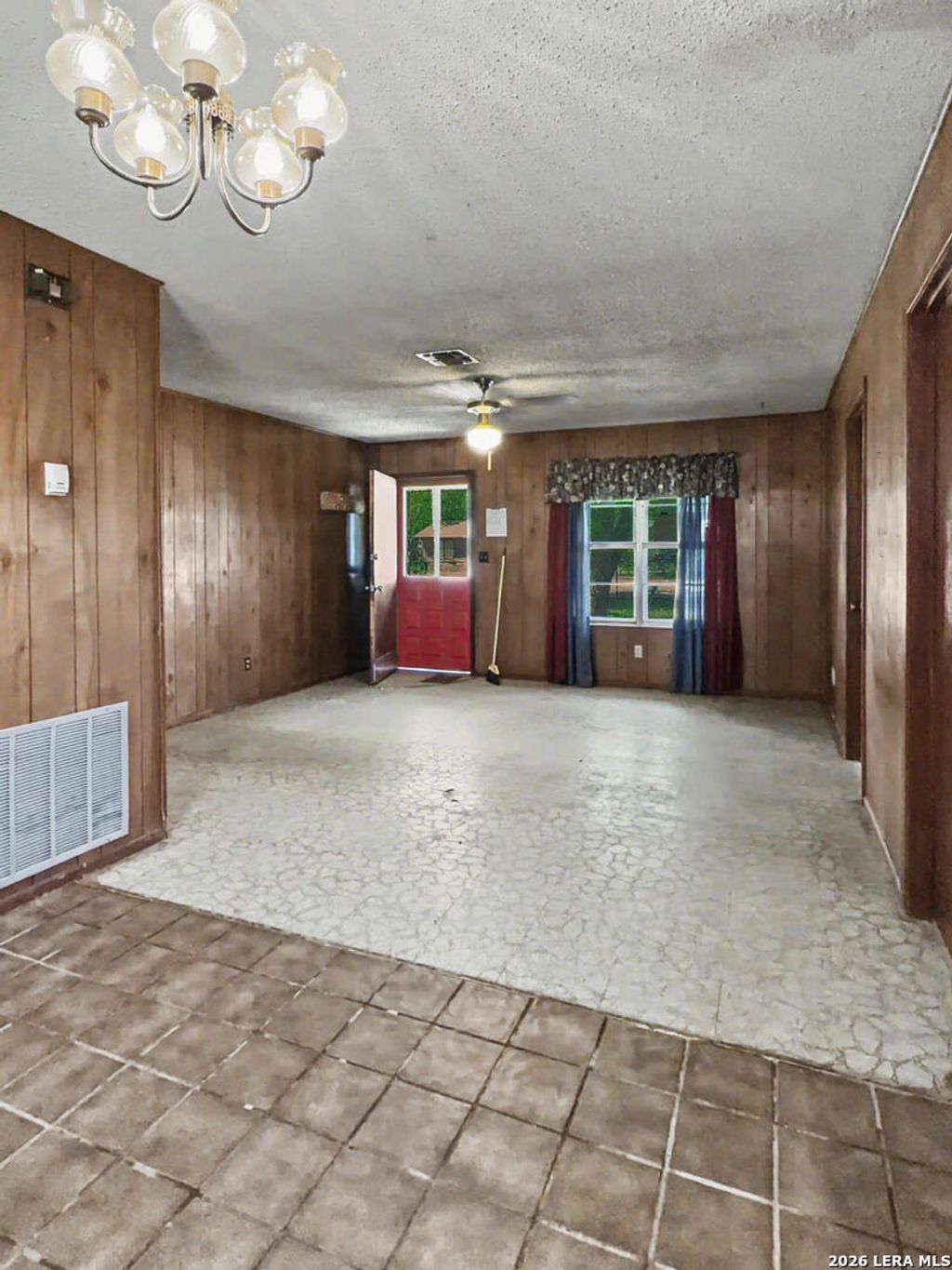 Photo of 517 E Daniel, Uvalde, TX 78801 (MLS # 1961356)