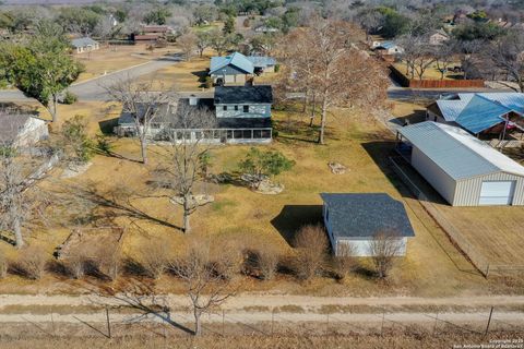 A home in Hondo