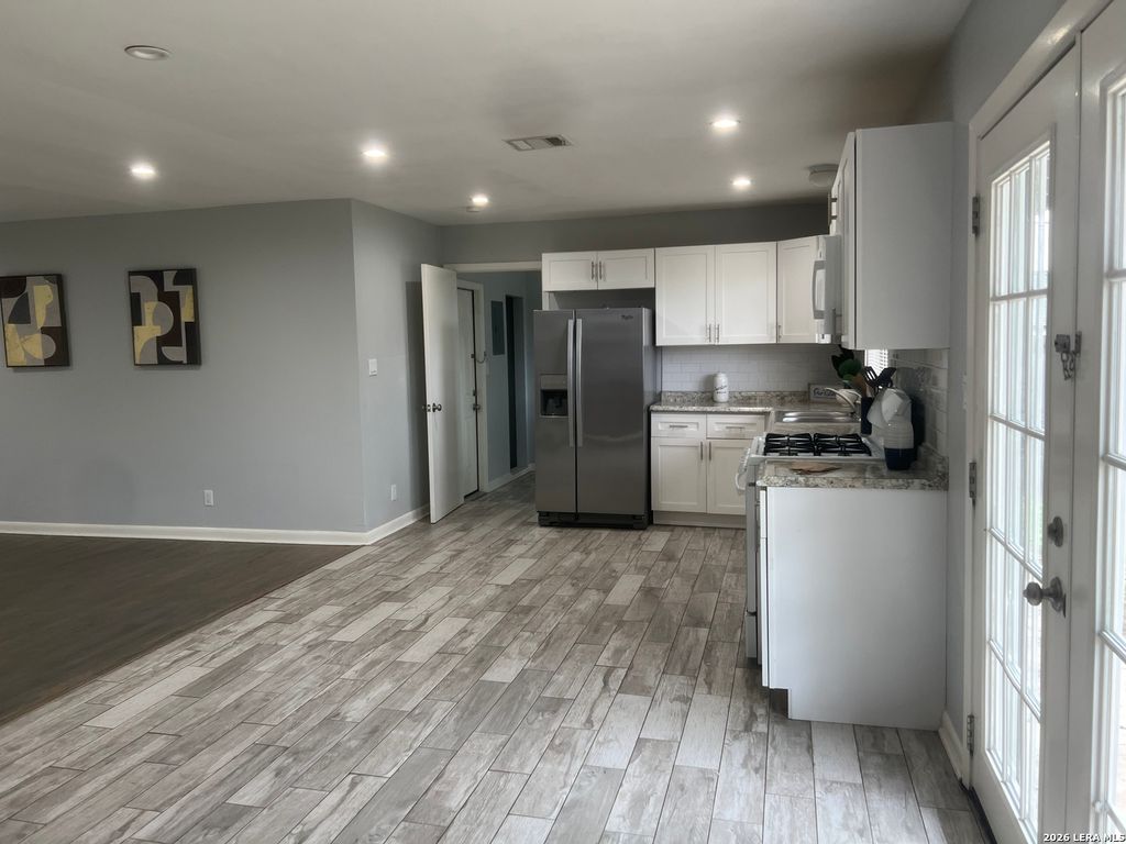 Photo of 211 BAMBURGH DR, San Antonio, TX 78216 (MLS # 1957747)