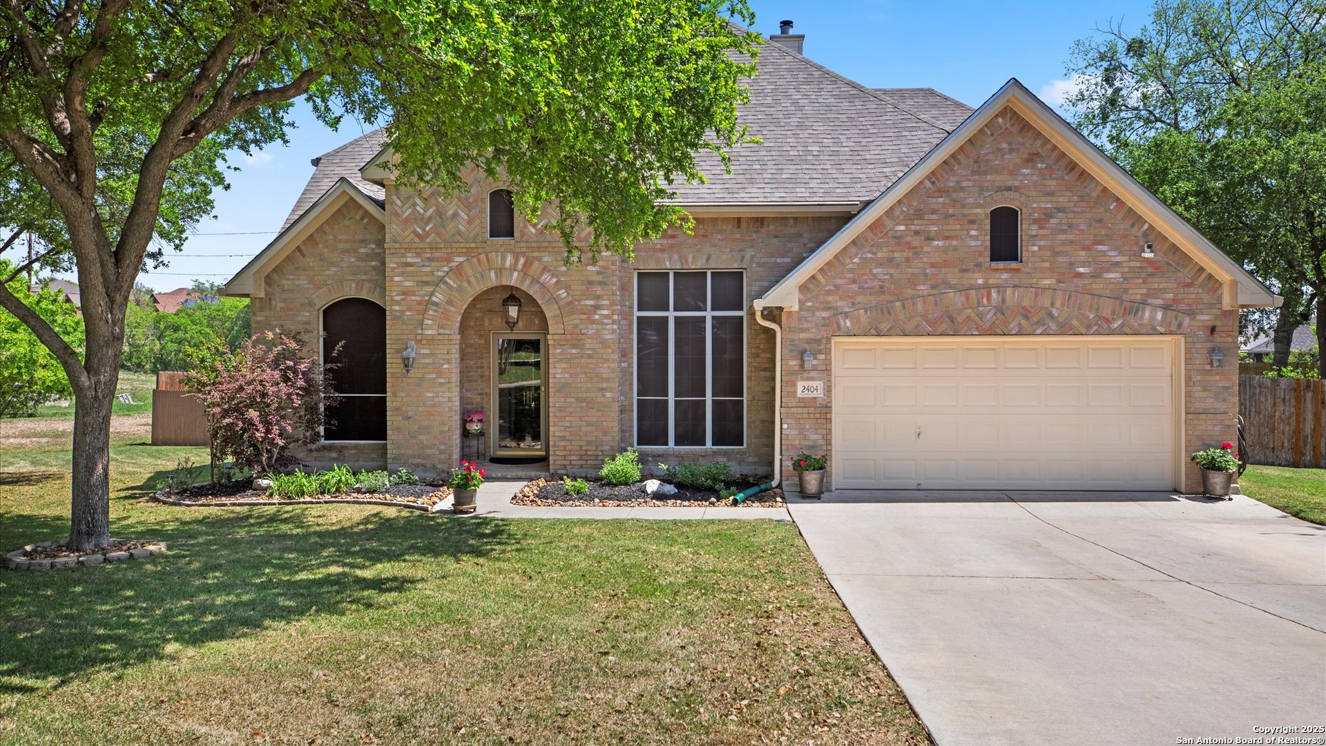 2404 Woodbridge Way