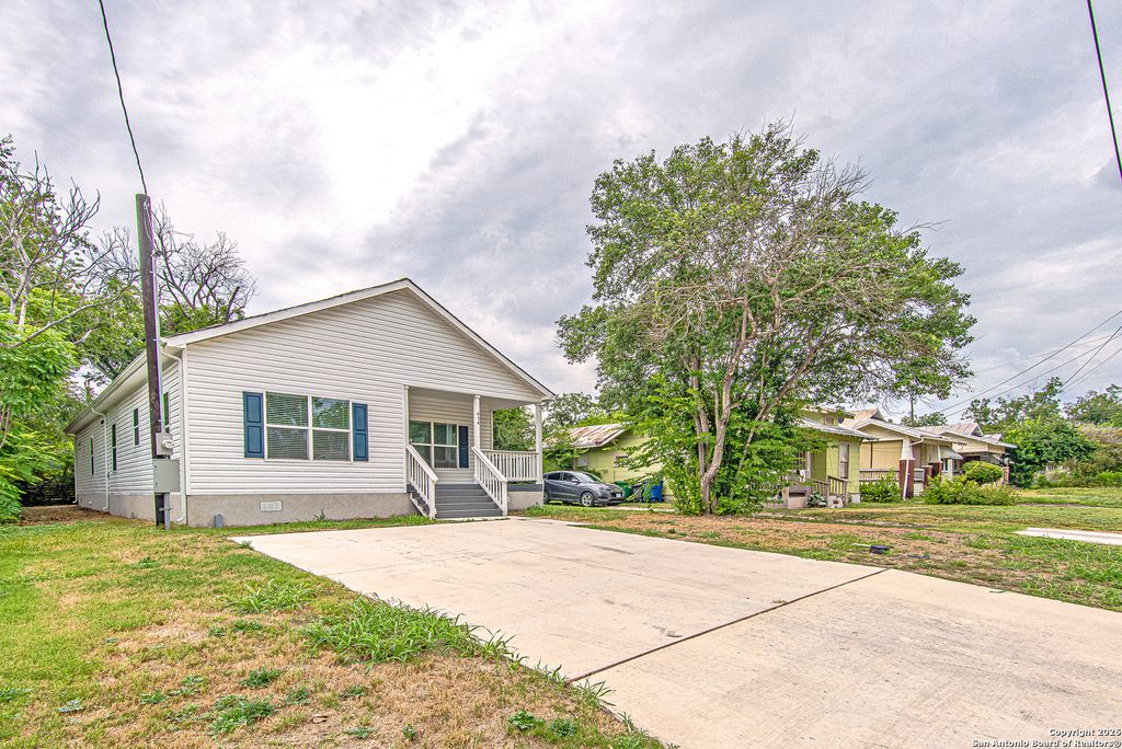 Photo of 414 Canton, San Antonio, TX 78202 (MLS # 1934225)