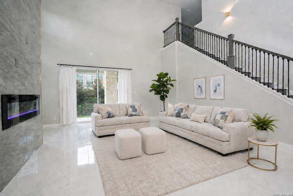 Photo of 11 LISER GLN, San Antonio, TX 78257 (MLS # 2003180)