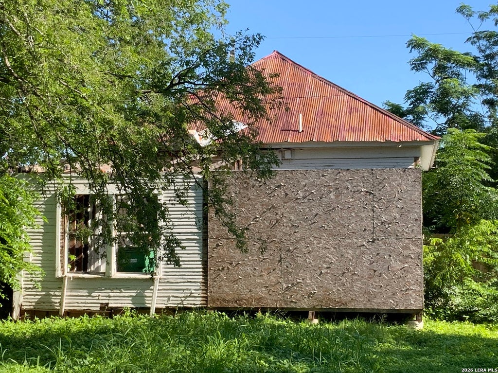 Photo of 127 Fredonia St, San Antonio, TX 78203 (MLS # 1993138)