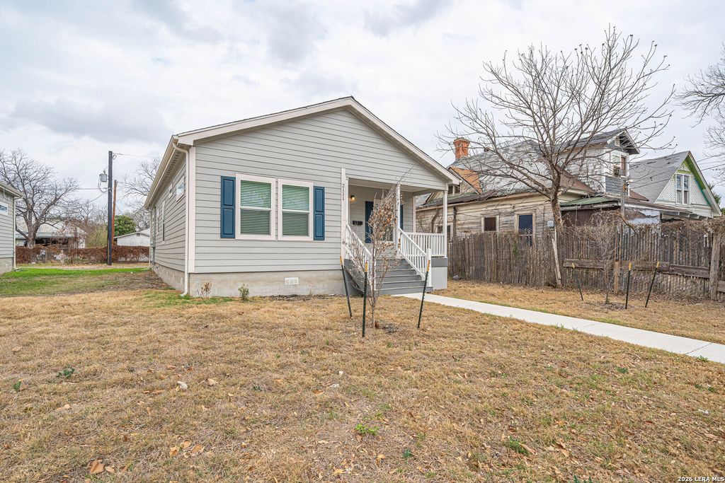 Photo of 2111 W Houston, San Antonio, TX 78207 (MLS # 1948273)