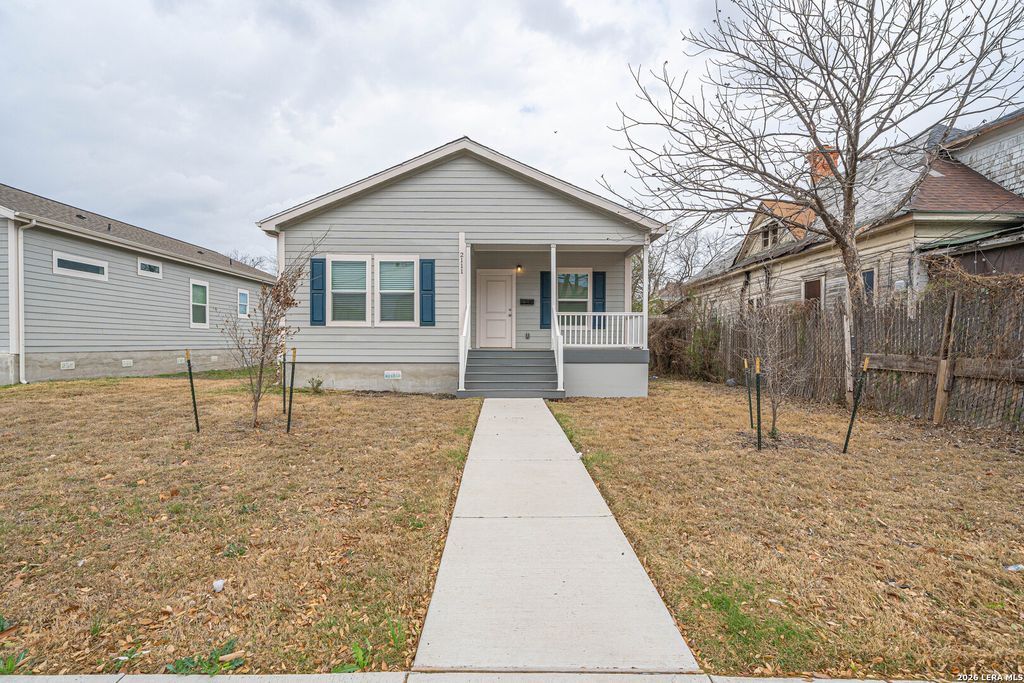 Photo of 2111 W Houston, San Antonio, TX 78207 (MLS # 1948273)