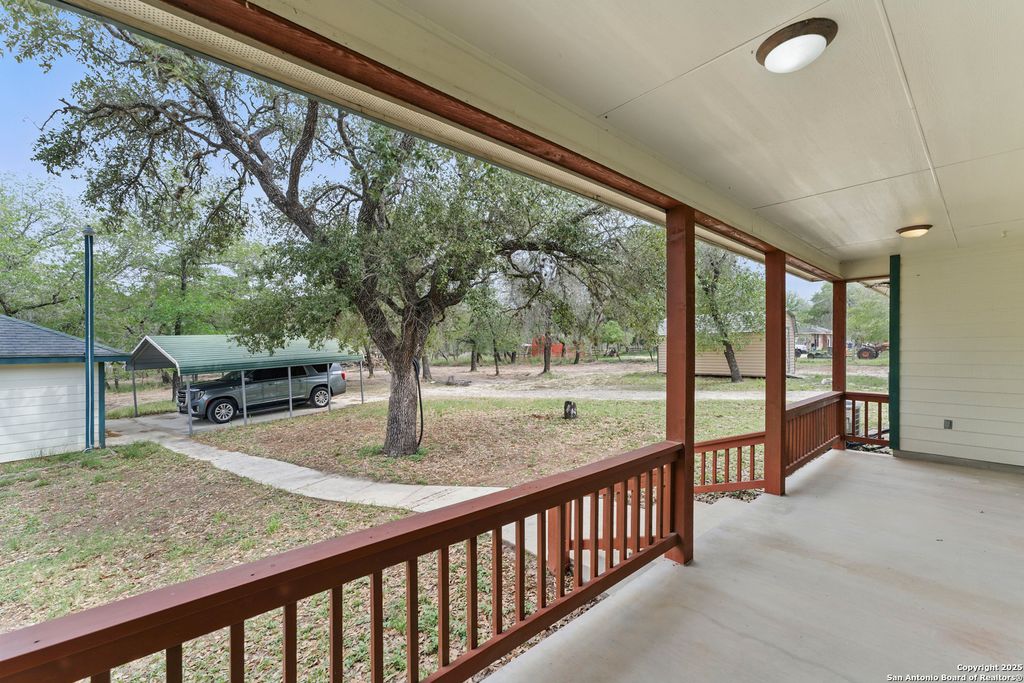 Photo of 163 Montesito, Floresville, TX 78114 (MLS # 1862924)