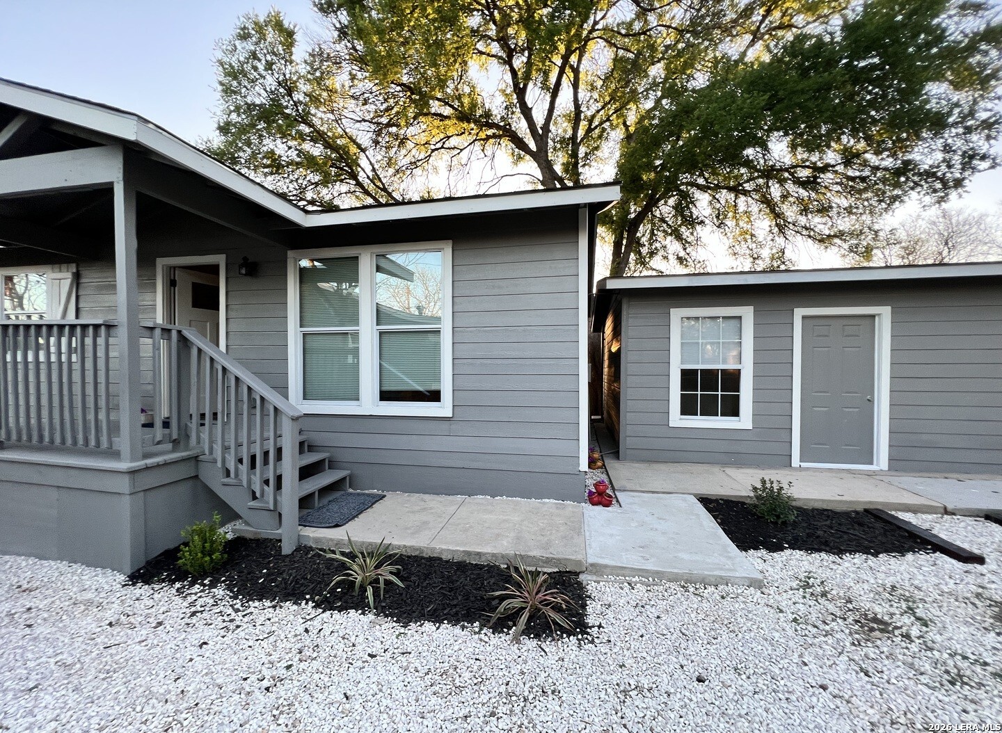 Photo 1 of 25 — 115 PLAINVIEW DR, San Antonio, TX 78228