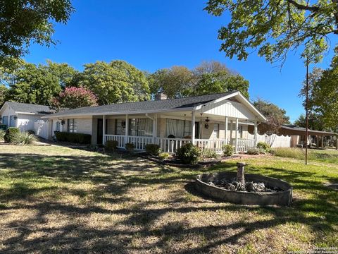 504 E Bandera Boerne TX 78006