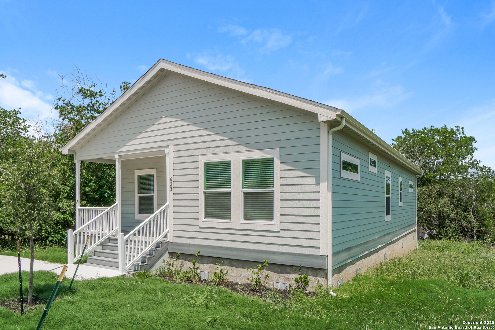 623 Belmont