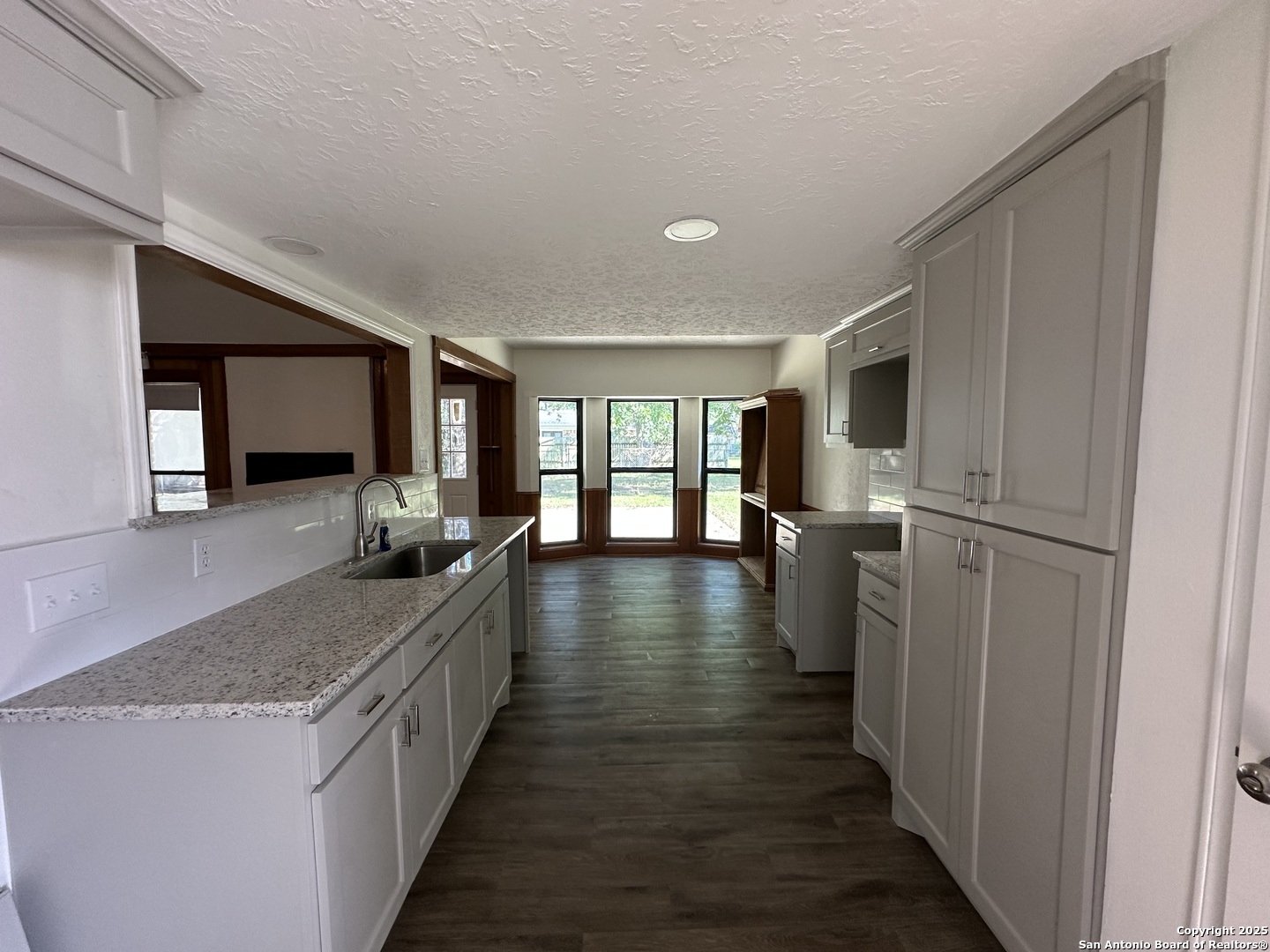 2616 El Camino Dr