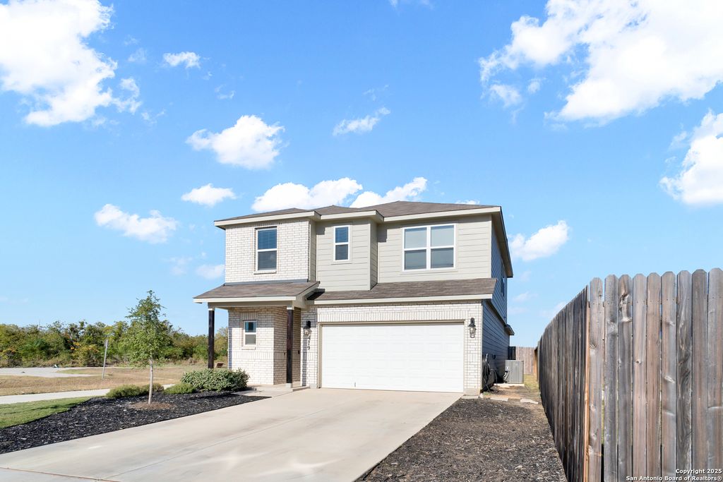 Photo of 579 Jennifer, New Braunfels, TX 78130 (MLS # 1921666)