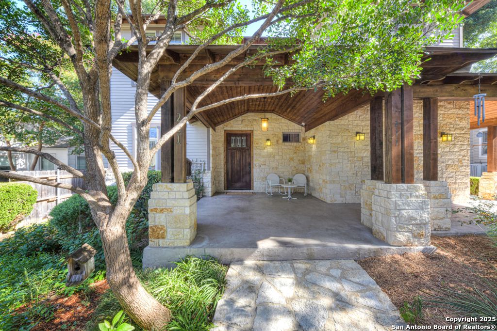 Photo of 211 Inslee Ave, Alamo Heights, TX 78209 (MLS # 1892147)